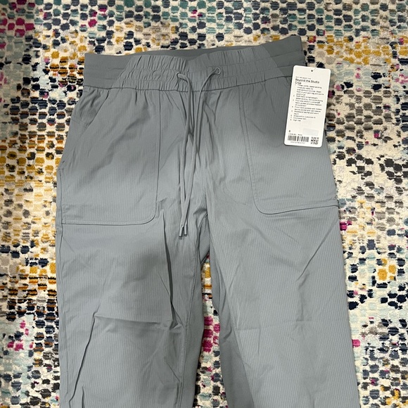 NEW Lululemon Beyond the Studio Crops - Picture 4 of 5